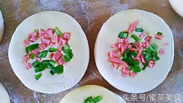 如何做出好吃的玉米面饼（简单易学还好吃）(9)