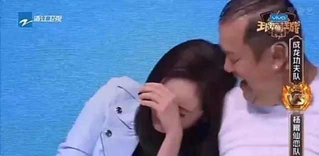 杨幂自曝声音嗲原因（杨幂询问征服异性时）(12)