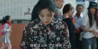 ​女性咳嗽就漏尿是怎么回事啊（女人一咳嗽就漏尿）