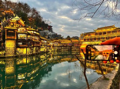 ​凤凰古城攻略三天自由行（想去凤凰古城旅游-先看看这几点吃住行攻略）