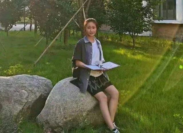 湖北武汉女学霸高考成绩725分（安徽女学霸田奕）(6)