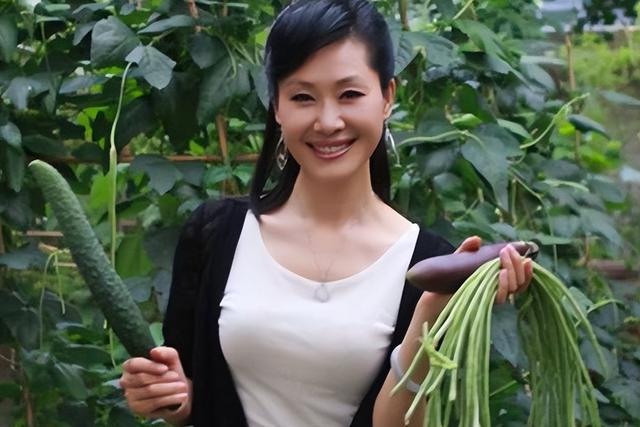 于文华和二婚丈夫同台（婚变风波另有隐情）(14)