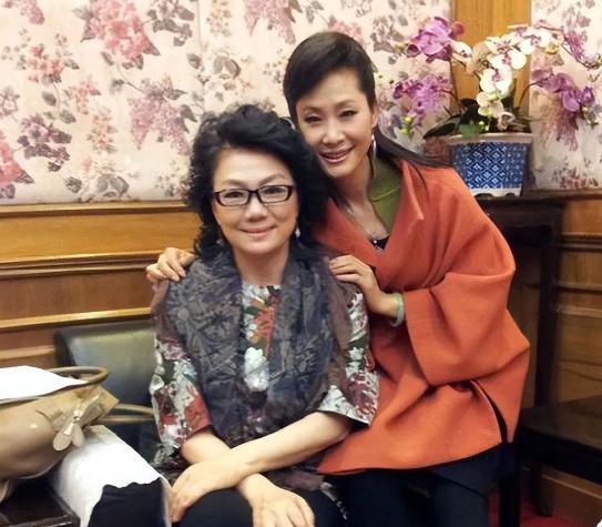 于文华和二婚丈夫同台（婚变风波另有隐情）(8)