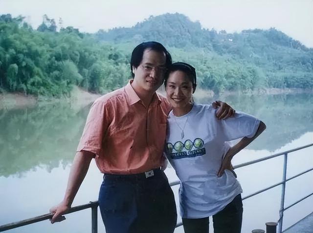 于文华和二婚丈夫同台（婚变风波另有隐情）(23)