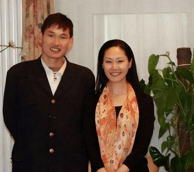 于文华和二婚丈夫同台（婚变风波另有隐情）(32)