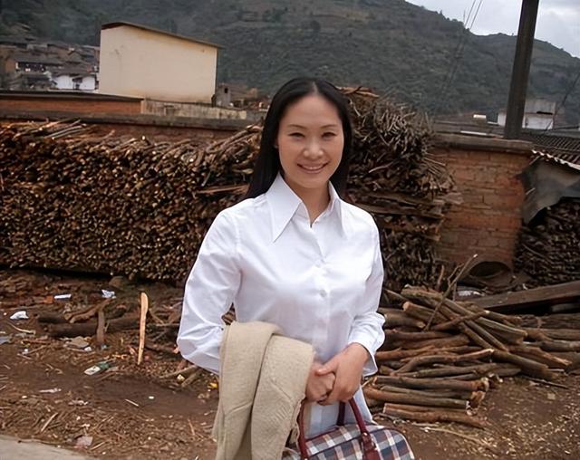于文华和二婚丈夫同台（婚变风波另有隐情）(28)