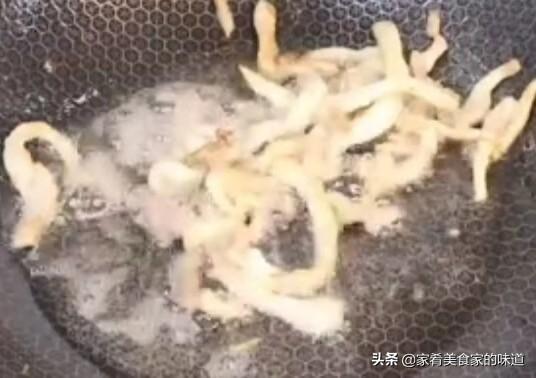 家常红烧鲤鱼的做法大全（家常红烧鲤鱼味道鲜美）(3)