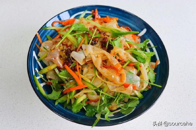 家庭调凉皮最简单的做法（在家制作凉皮只需5分钟）(3)
