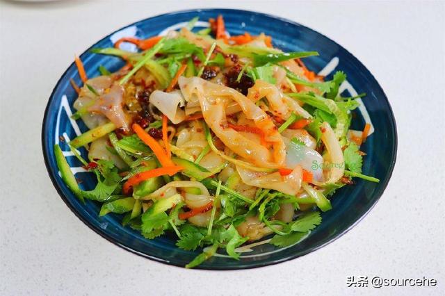 家庭调凉皮最简单的做法（在家制作凉皮只需5分钟）(1)