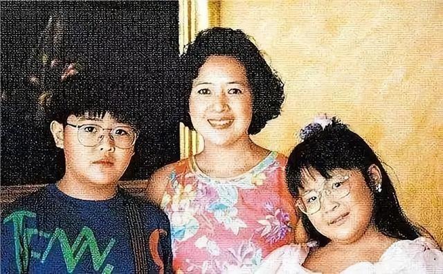 嫁给最年轻富豪的女人（贫民女孩嫁大29岁的亿万富豪）(44)