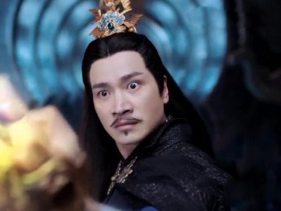 ​于正何晟铭什么关系（凭琉璃翻红因令狐冲）
