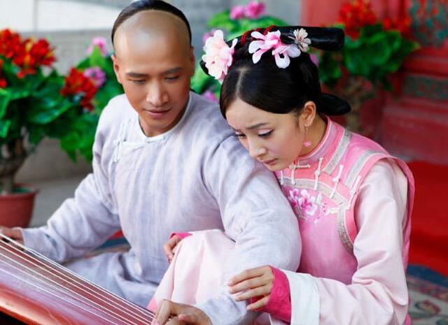 于正何晟铭什么关系（凭琉璃翻红因令狐冲）(15)