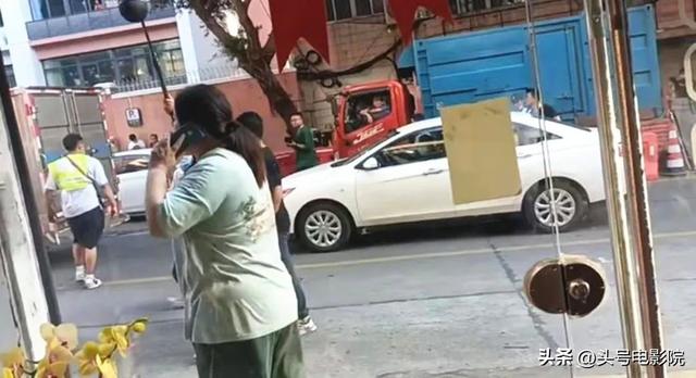 贾玲120斤胖了（40岁拍新片演女拳击手）(7)