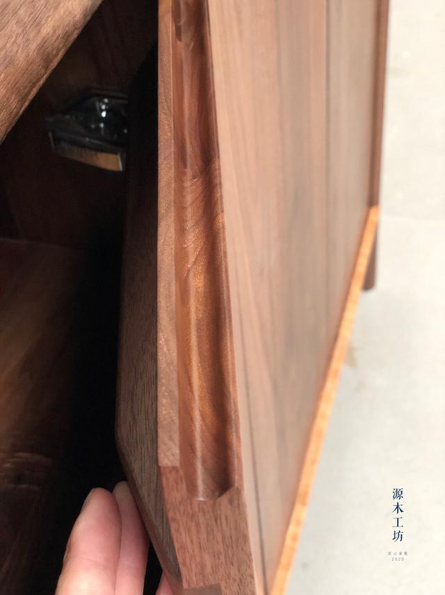 极简轻奢黑胡桃木实木家具（共生形态越朴素越高级极简黑胡桃木定制家具）(8)