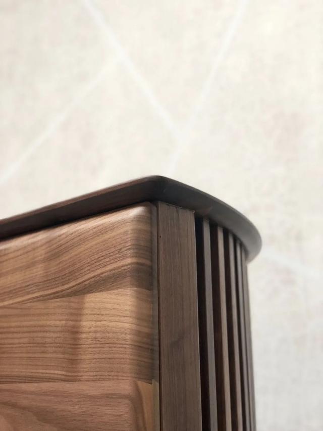 极简轻奢黑胡桃木实木家具（共生形态越朴素越高级极简黑胡桃木定制家具）(16)