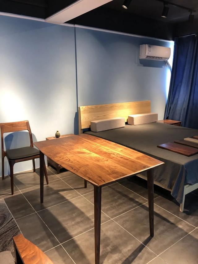 极简轻奢黑胡桃木实木家具（共生形态越朴素越高级极简黑胡桃木定制家具）(31)