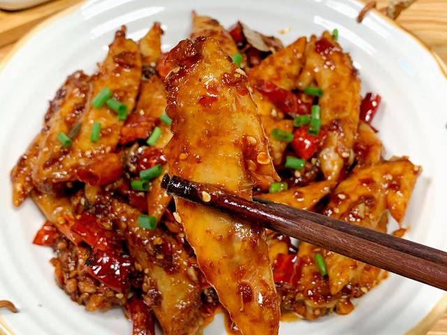鸡翅尖简单又好吃的做法（鸡翅尖这样做太好吃了）(2)