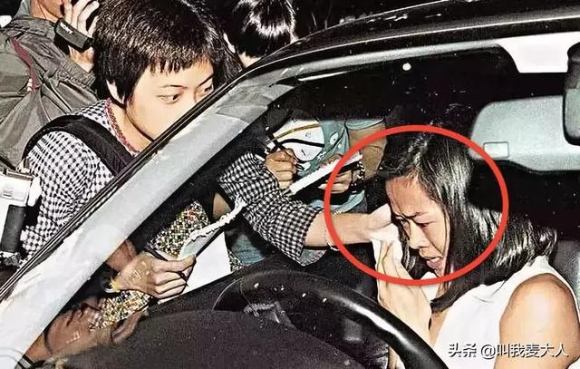 邓文迪人生简介（从贫民窟到身价400亿）(7)