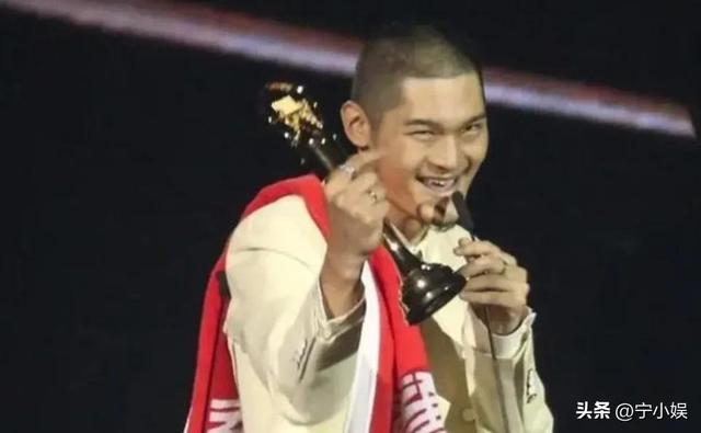 脾气非常暴躁有家暴倾向的6大男星（妻子怀孕还不安分的6位男星:有人家庭破碎）(21)