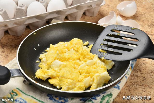 蛋炒饭要怎么做才好吃又有营养（试试这样的做法和配料诀窍）(6)