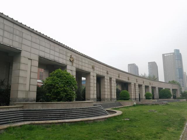 郑大211都什么专科（一所不存在的大学）(2)