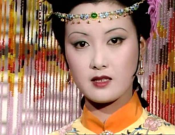 王熙凤的性格特点和事迹简短概括（从个性形成原因谈起）(18)
