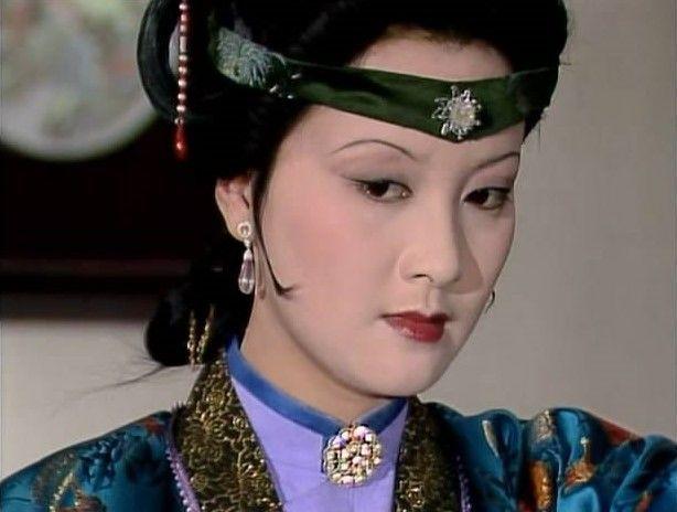 王熙凤的性格特点和事迹简短概括（从个性形成原因谈起）(2)