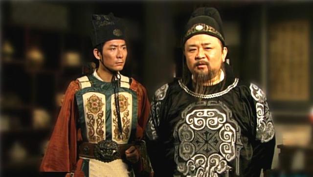 张嘉译最新谍战剧（51岁张嘉译首演探案剧）(1)