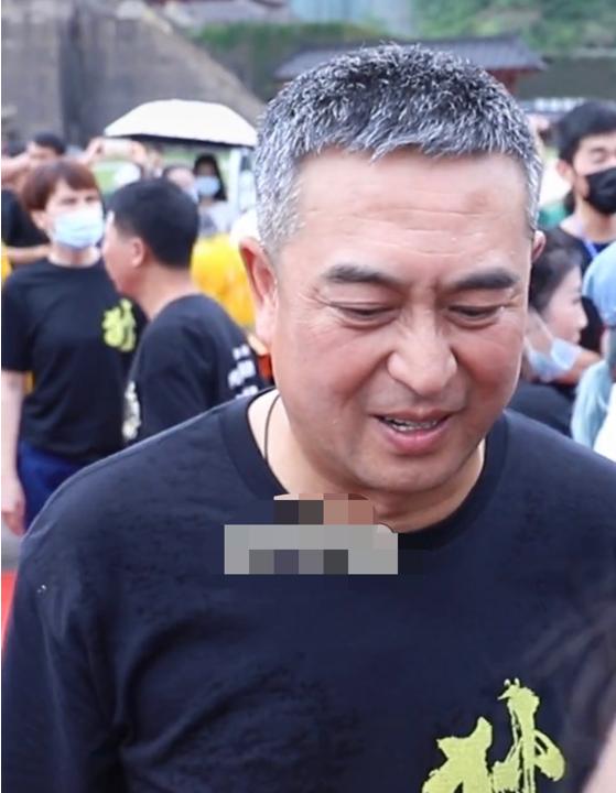 张嘉译最新谍战剧（51岁张嘉译首演探案剧）(3)