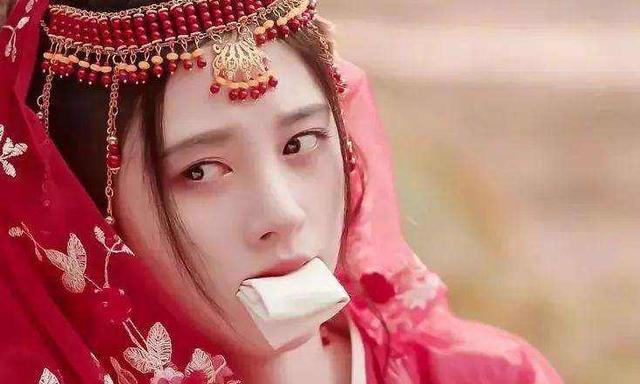 鞠婧祎与孙怡合照（同样是演被绑架）(37)