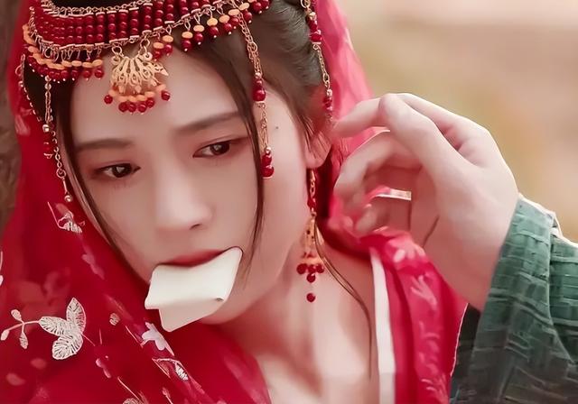 鞠婧祎与孙怡合照（同样是演被绑架）(36)