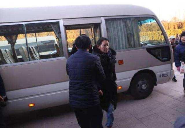 倪萍最近和儿子的状况（61岁的倪萍曾为儿子付出一切）(2)