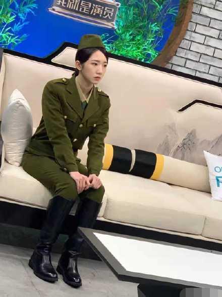 章子怡亲自发文给孟美岐加油打气（孟美岐成新任谋女郎出演悬崖之上）(1)