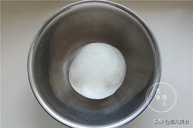 酵母发面馒头怎么发才蓬松（如何快速把面发满盆）(6)