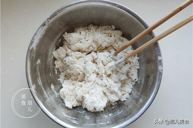 酵母发面馒头怎么发才蓬松（如何快速把面发满盆）(5)