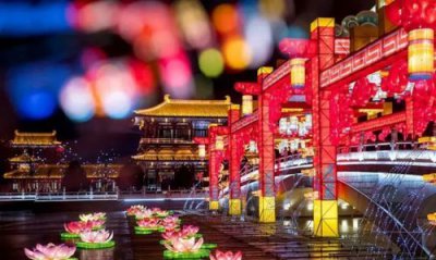 ​去年元夜时花市灯如昼是什么节日，去年元夜时，花市灯如昼。月上柳梢头，人约