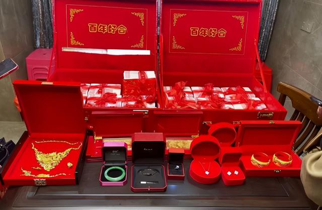 各个段位的女海王（女海王项思醒整容逆天改命）(22)