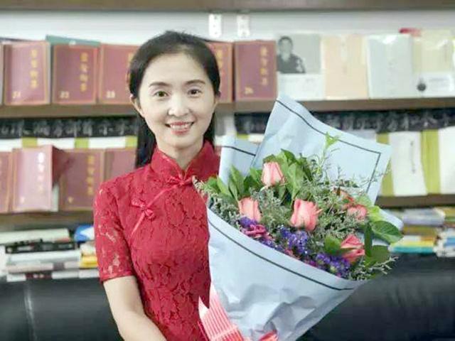 长江路小学历来优秀语文教师 美女校长胡红梅(9)