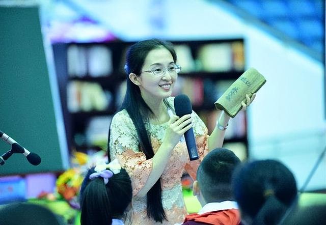长江路小学历来优秀语文教师 美女校长胡红梅(10)