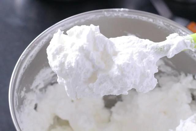烘焙蛋清粉的使用方法（烘焙干货蛋清打发攻略）(8)