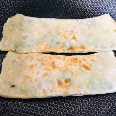 葱油饼自己怎么做酥脆松软有层次（超经典的简单几步做出美味葱花油饼在家也能做）(9)