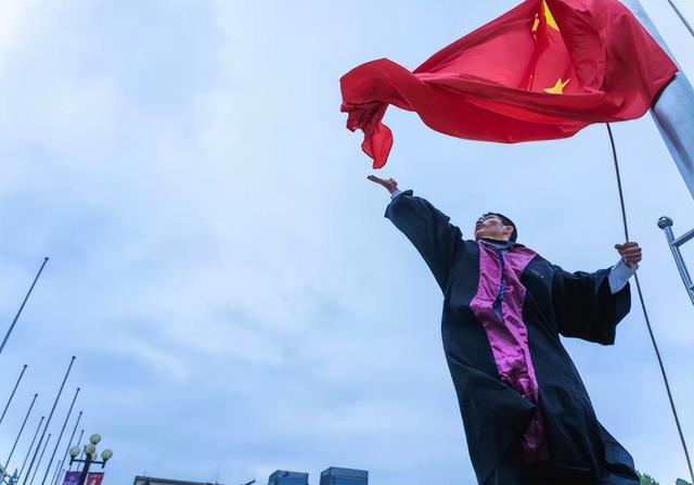 清华大学收到了杨倩的奥运金牌（清华学生年度人物）(9)