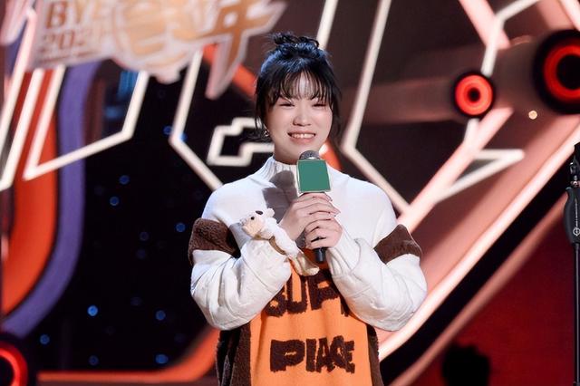 清华大学收到了杨倩的奥运金牌（清华学生年度人物）(4)