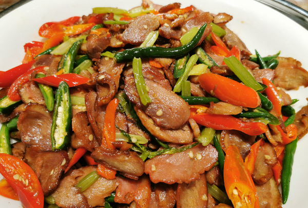 腊肉怎么炒好吃,萝卜干炒腊肉怎么炒才好吃图7