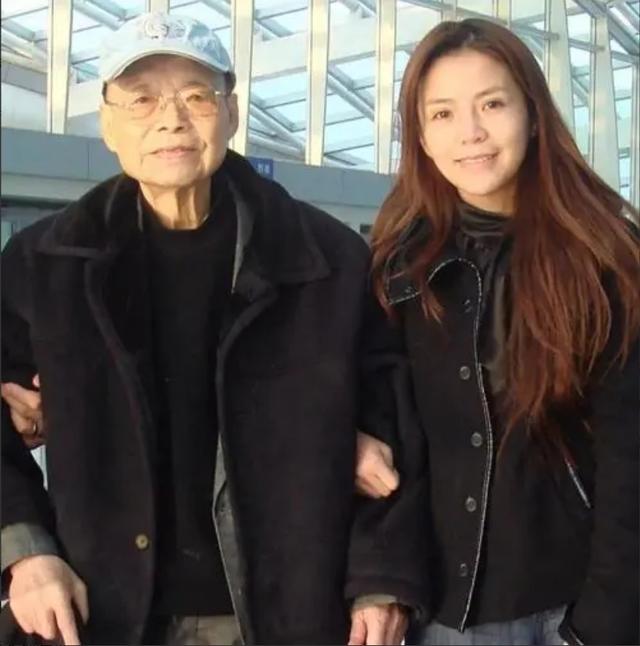 朱迅三度患癌素颜近照（美女主持朱迅17岁患血管瘤）(23)