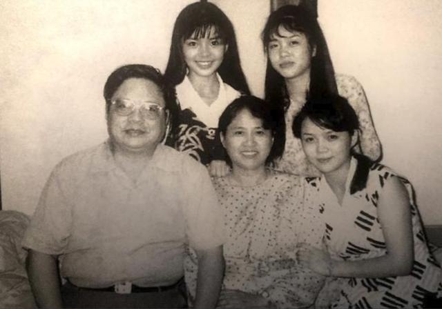 朱迅三度患癌素颜近照（美女主持朱迅17岁患血管瘤）(2)
