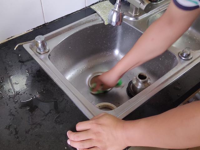 贝克巴斯厨余垃圾处理（贝克巴斯E70家用厨房食物垃圾处理器）(13)