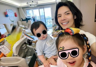 ​向佐分享一家四口温馨假期 七夕隔空表白郭碧婷