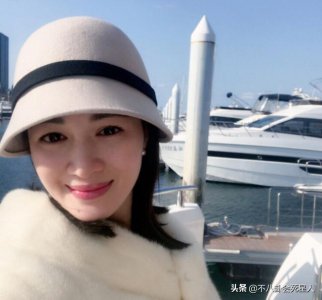 ​香港女星钟楚红简历（丈夫去世的香港女星）