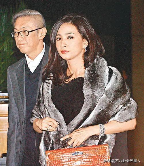 香港女星钟楚红简历（丈夫去世的香港女星）(31)